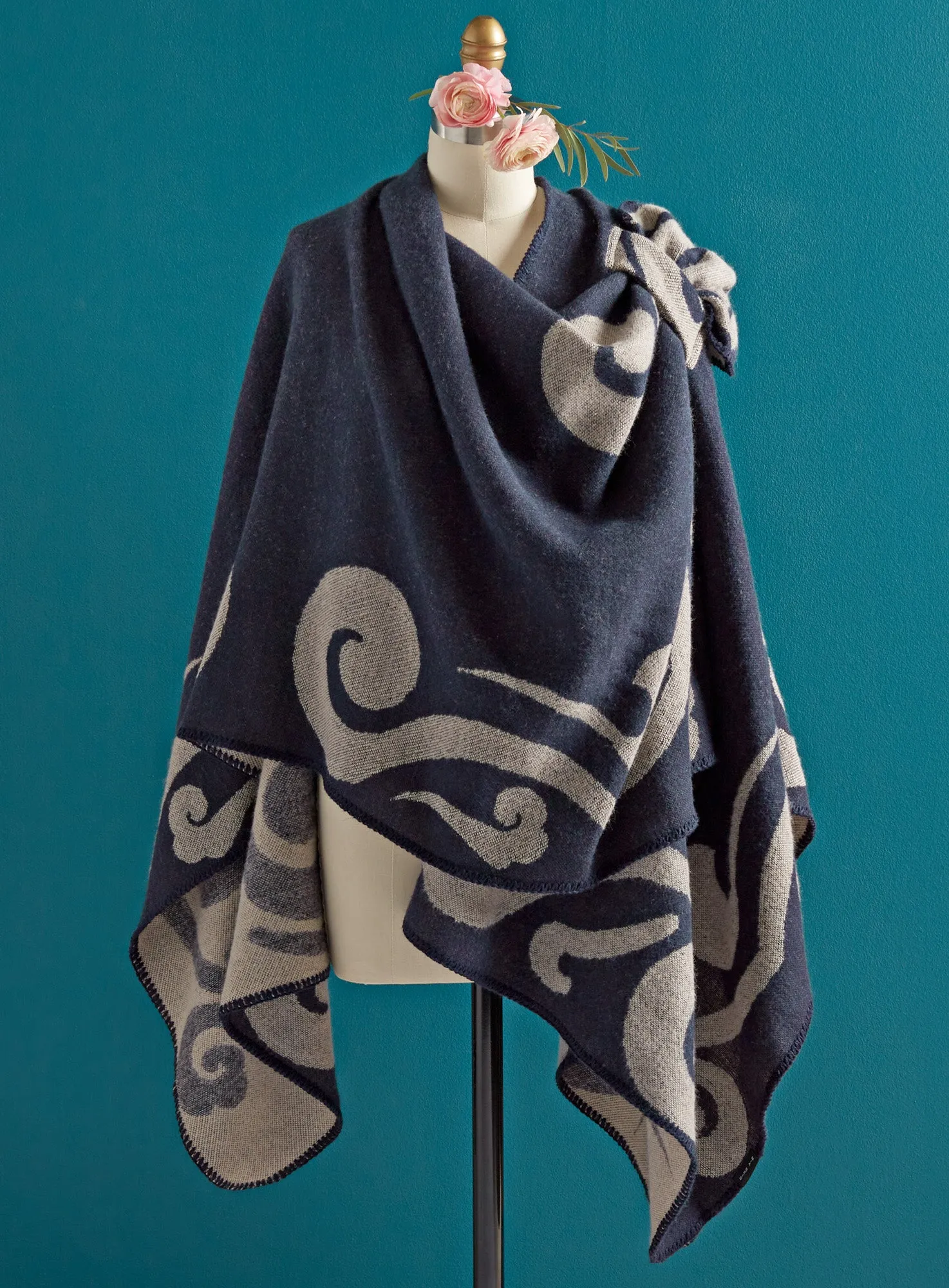 Hands-Free Blanket Wrap - Navy and Gray