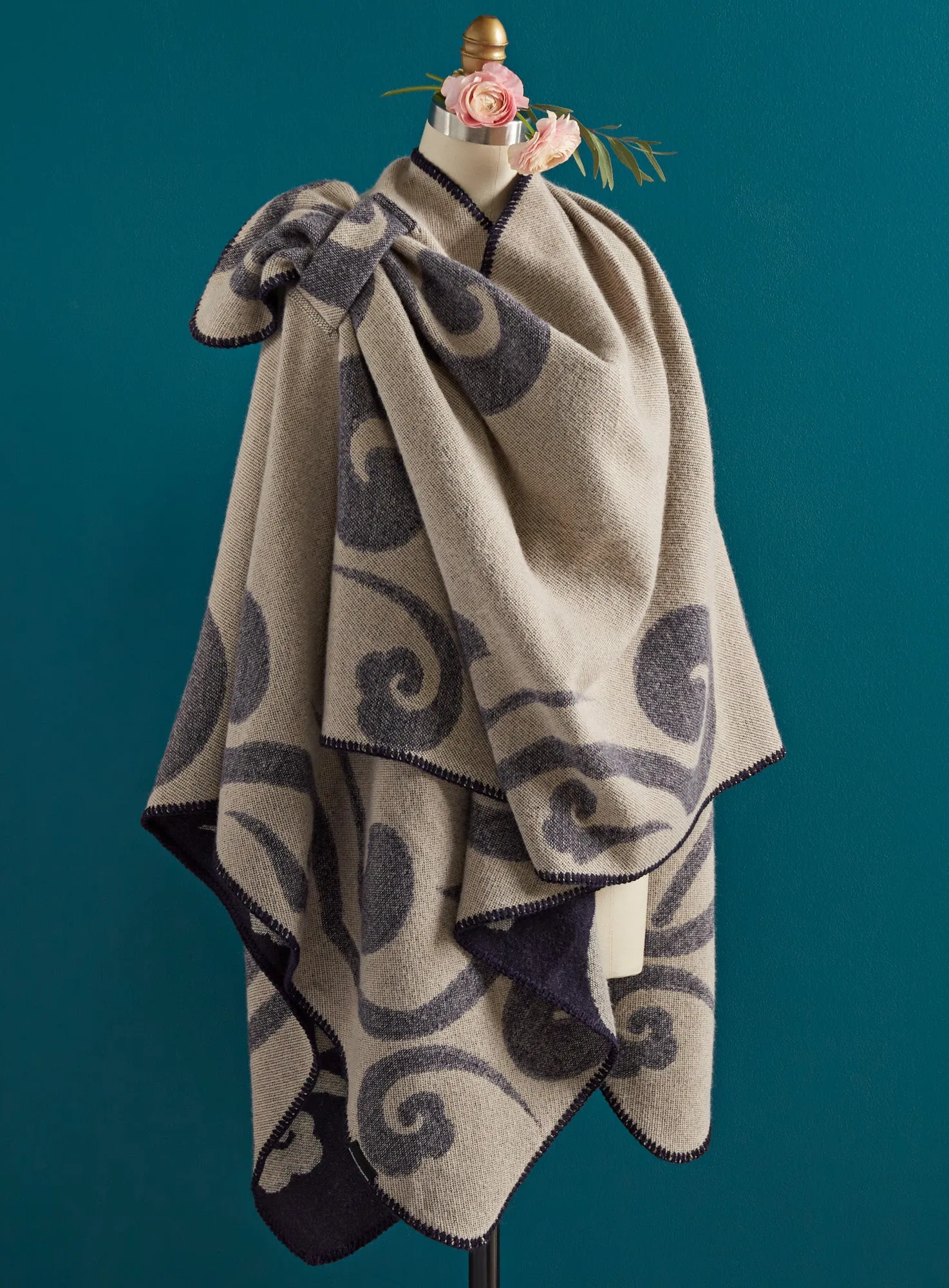 Hands-Free Blanket Wrap - Navy and Gray