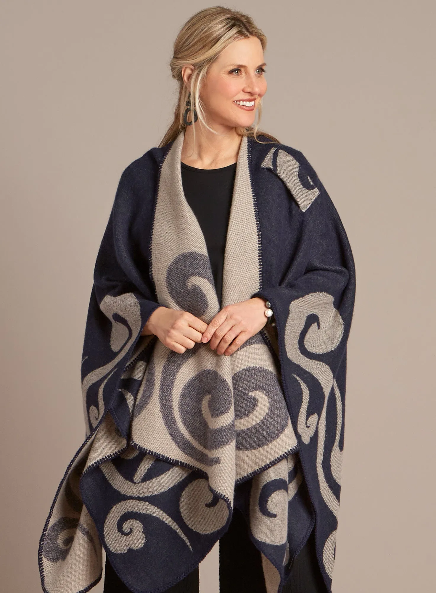 Hands-Free Blanket Wrap - Navy and Gray