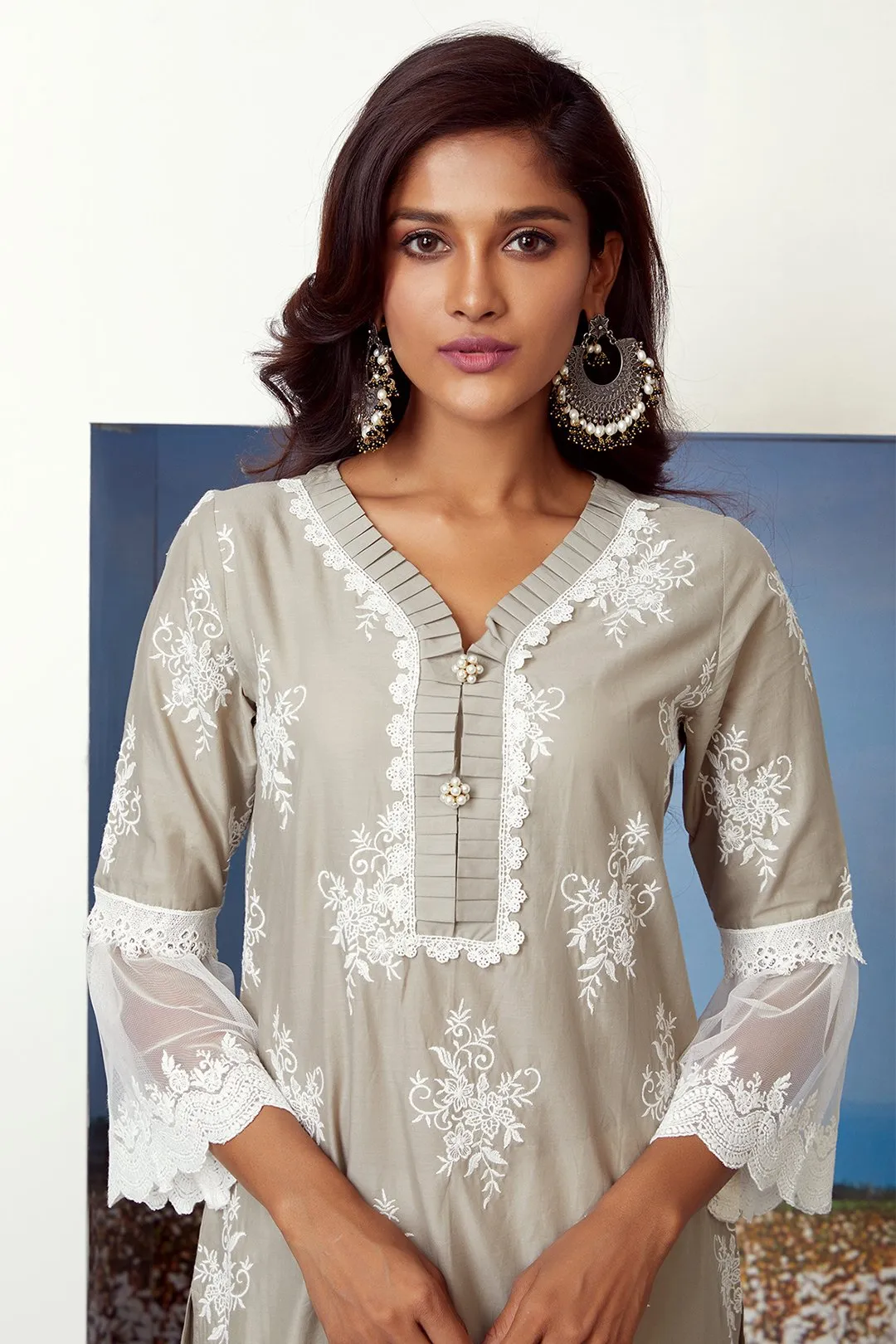 Mulmul Cotton Silver Comet Kurta With Floral Organza Pant