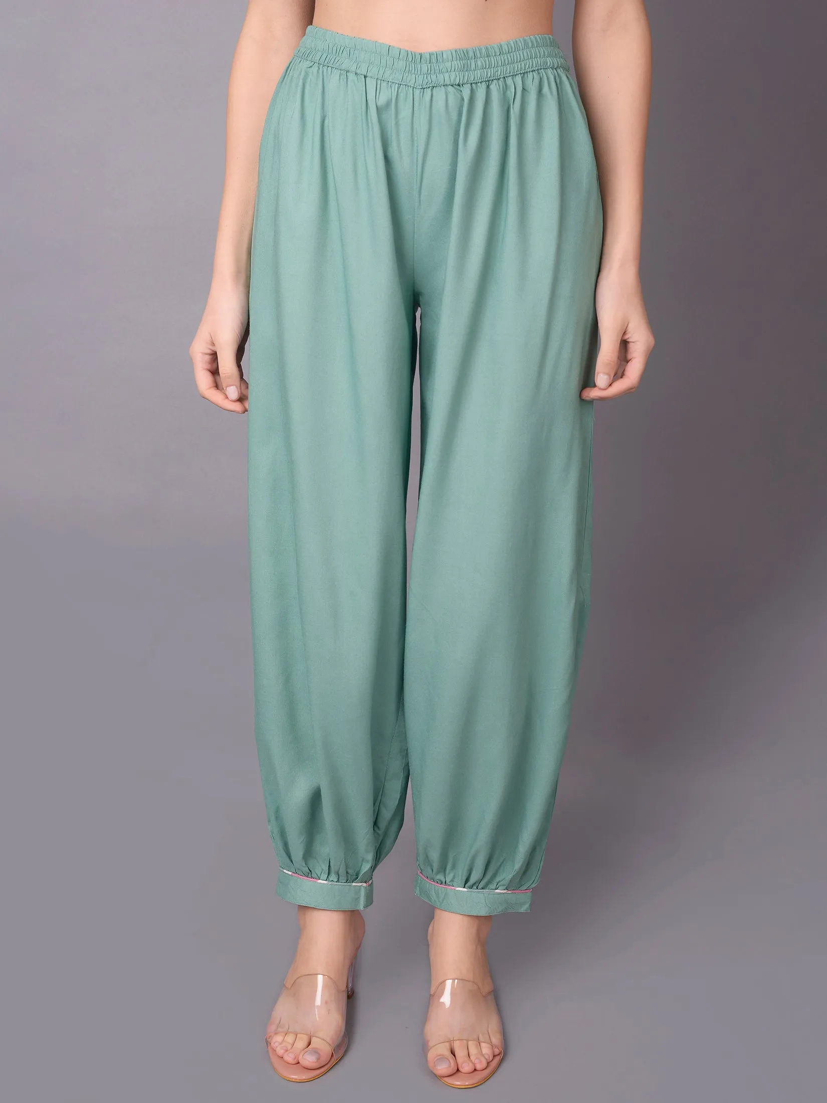 Women Green Geometric Printed Kurta With Harem Pant